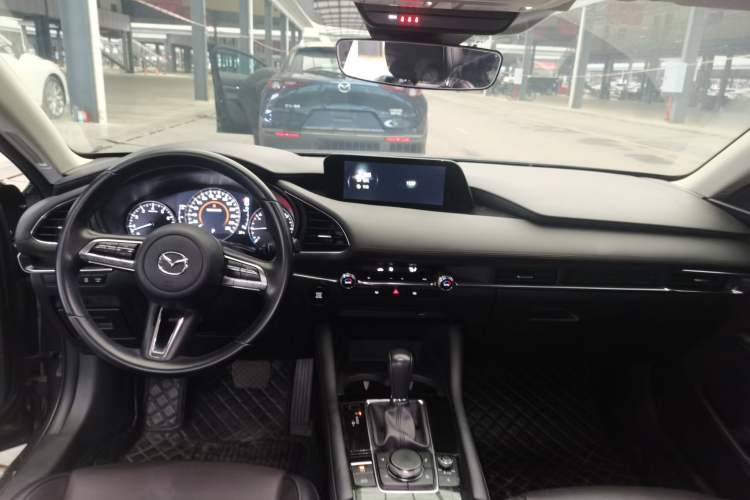 Used Mazda 3 Axela 2020 2.0L Automatic Zhiya Edition Center Console