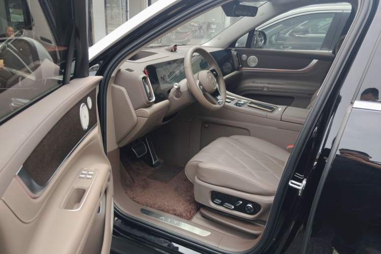 Used Hima AITO M9 2025 Pure Electric Ultra Version 100 kWh 6-Seater Model Driver Seat