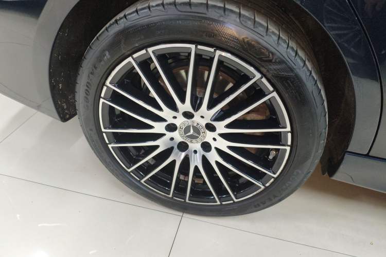 Used Mercedes-Benz C-Class 2025 C 260 L Sport Edition Right Rear Wheel Hub