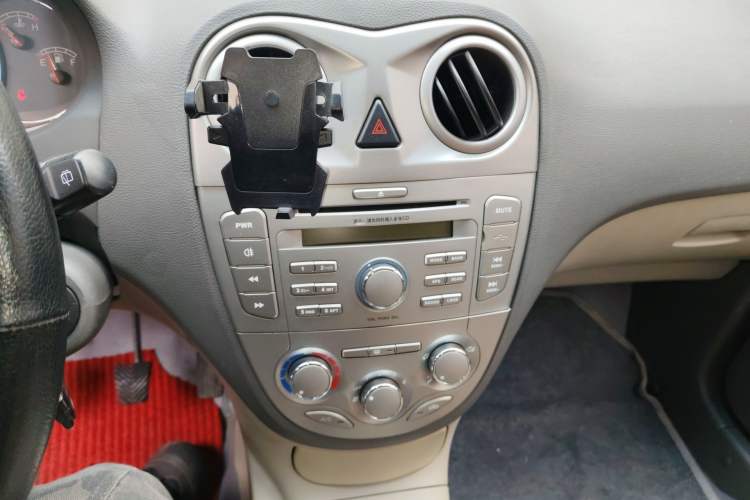 Used JAC Group Refine M2 2011 1.8L MT Comfort Model with Optional 5-Seater Configuration