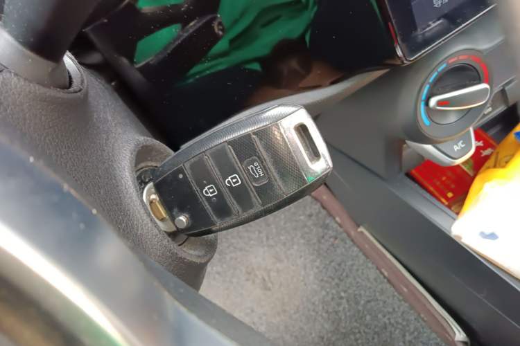 Used Kia KX Cross 2017 1.4L MT GLS