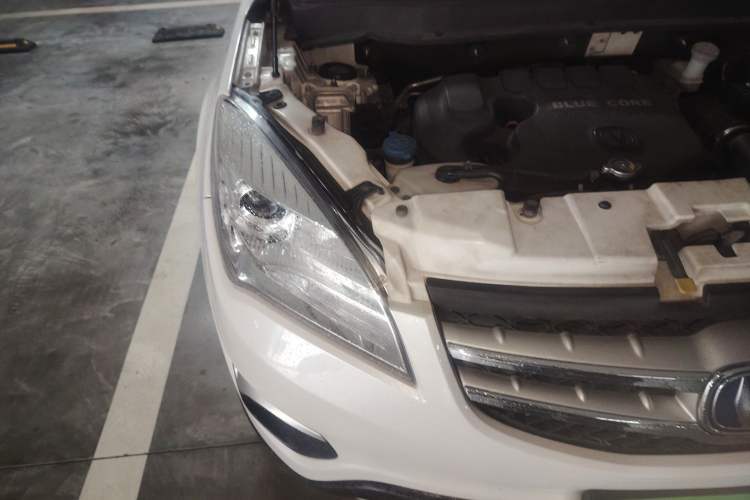 Used CHANGAN CS35 2015 1.6L Automatic Prestige Model China V Standard Right Front Headlight