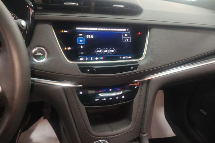 Used Cadillac XT5 2024 2.0T Two-Wheel Drive Fashion Edition Audio And AC Panel