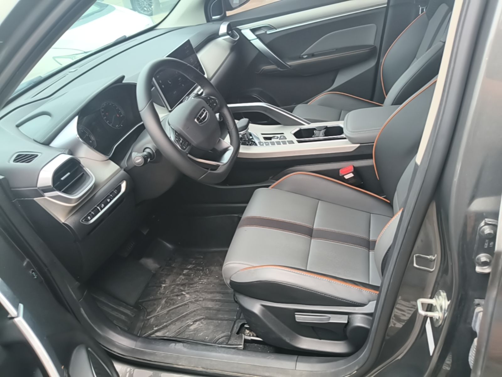 Geely Auto Coolray 2023 1.5T DCT Platinum Edition — снимка 19