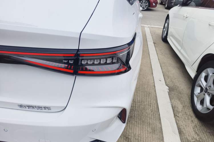 Used Chery Arrizo 8 2024 1.6T DCT Rui Right Rear Taillight