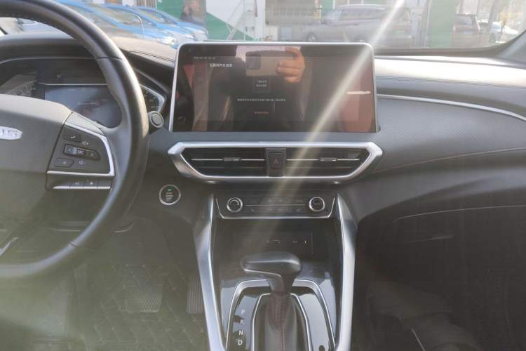 Used SAIC MAXUS EUNIQ 5 2020 Flagship Version with Large Battery 7 Seats