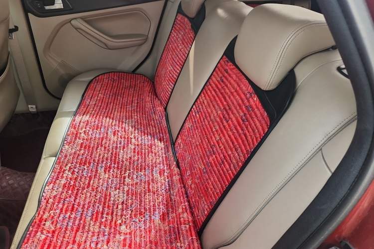 Used Ford Focus 2012 Hatchback Classic 1.8L Automatic Fashion Edition
