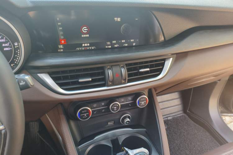 Used Alfa Romeo Stelvio 2017 2.0T 200HP Luxury Edition
