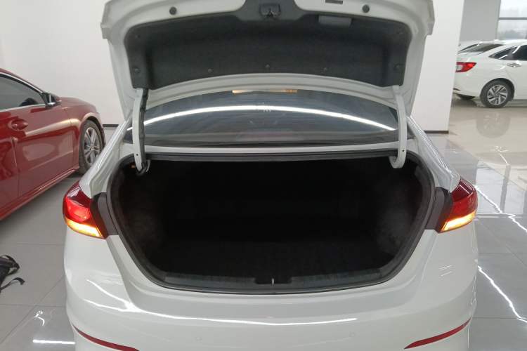 Used Hyundai Elantra (6th Generation / Lingdong) 2016 1.6L Automatic ZhiXuan – Elite Version