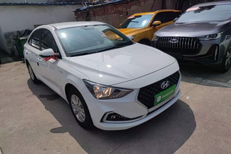 Used Hyundai Celesta 2018 1.6L Automatic GL Enjoyment Edition China VI compliant Front Right 45 Deg