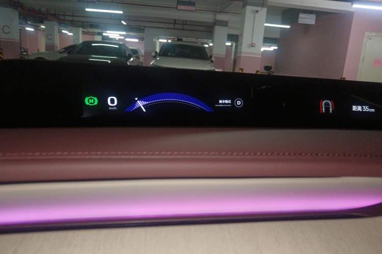 Used Xiaomi Auto YU7 2025 Ultra-Long Range All-Wheel Drive Pro Version
