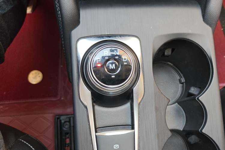 Used Ford Focus 2021 Hatchback EcoBoost 180 Automatic Titanium Edition Gear Lever