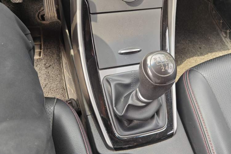 Used Hyundai Elantra (5th Generation / Langdong) 2016 1.6L Manual Luxury Model