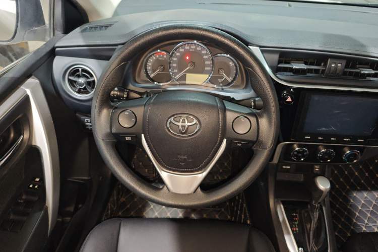 Used Toyota Levin 2017 Revised 185T CVT Elite Edition China V Standard Steering Wheel
