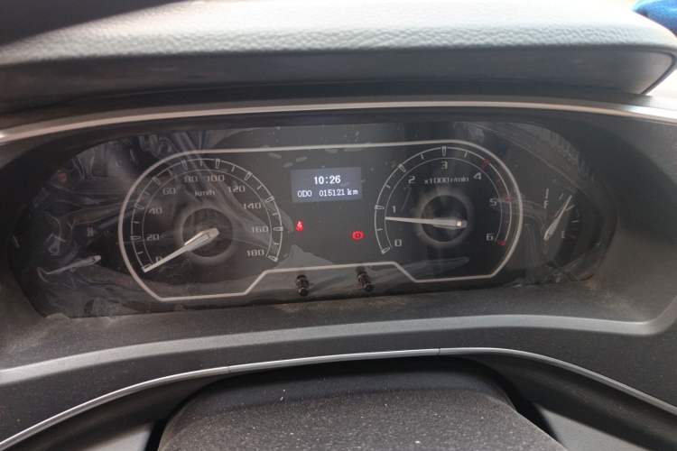 Used SAIC MAXUS Xintu V80 2023 2.0T Manual Classic Aoyuntong Short Wheelbase Mid-Roof 5/6-Seater