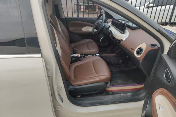 Used Wuling Bingo 2023 333 km Lingxi Connected Version Right Front Seat
