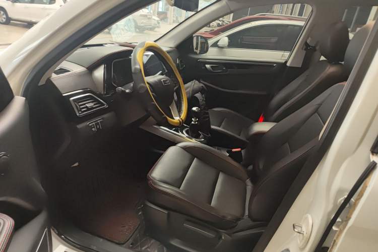 Used Zotye Domy X5 2015 1.5T Manual Luxury Version China IV Standard Left Front Seat