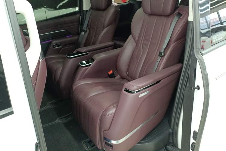 Used Buick Century 2023 2.0T Six-Seater Yinshi Edition