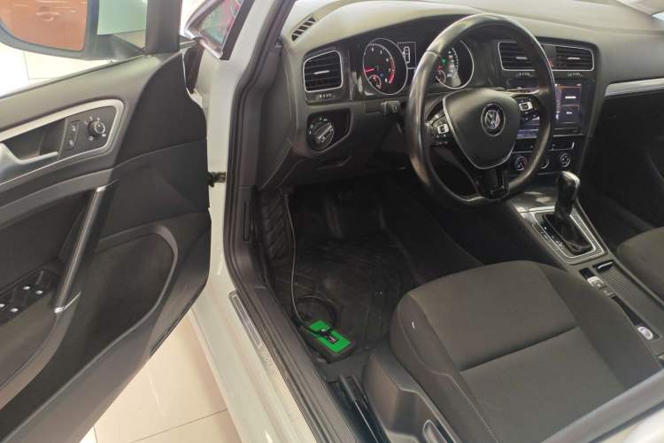 Used Volkswagen Golf 2020 200TSI DSG Comfortable and Ambitious Edition