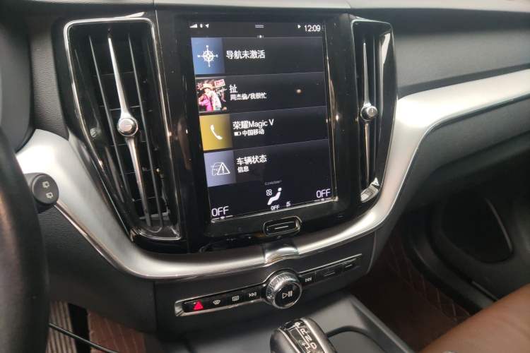 Used Volvo XC60 2019 T5 4x4 Smart Edition China V Standard Audio And AC Panel