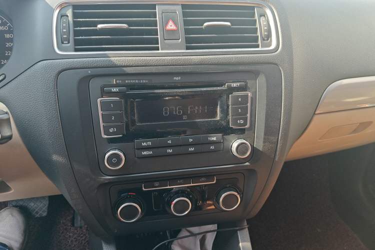 Used Volkswagen Sagitar 2012 1.6L Automatic Comfort Edition
