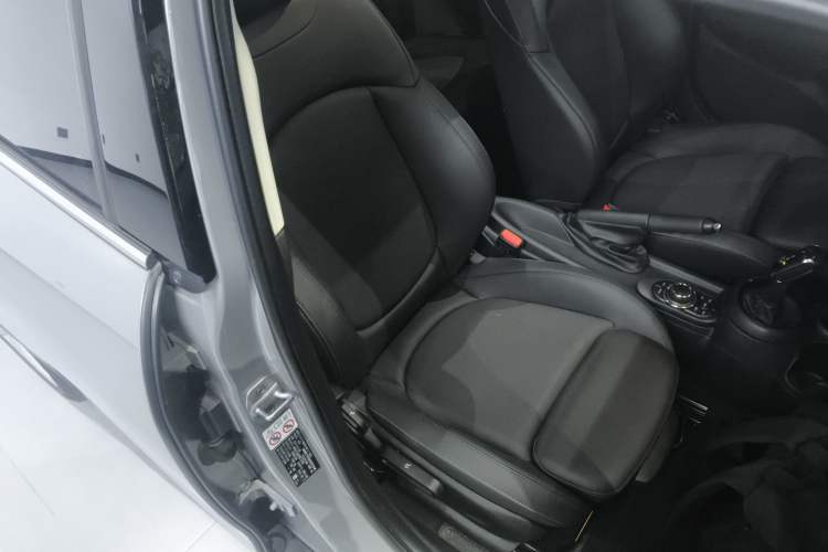 Used MINI 2022 1.5T COOPER Classic Edition Five-Door Version Right Front Seat