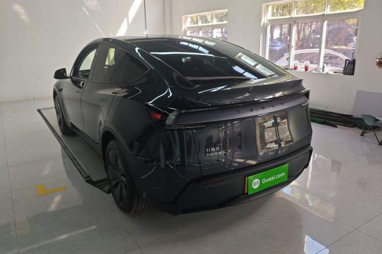 Used Tesla Model Y 2025 Rear-Wheel-Drive Version