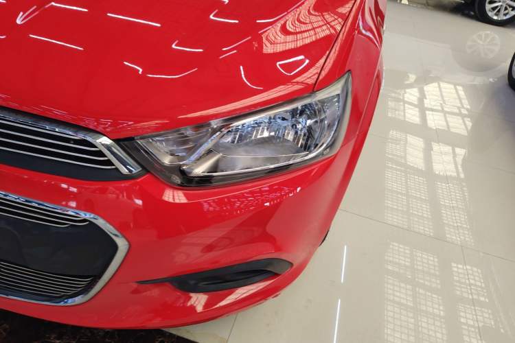 Used Chevrolet Aveo Sonic 2014 Hatchback 1.4SL AT Fashion Edition
