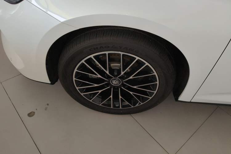 Used BYD Qin L 2024 DM-i 120KM Excellence Model Left Front Wheel Hub