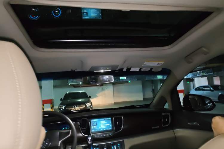 Used Buick GL8 2013 2.4L CT Luxury Business Comfort Edition
