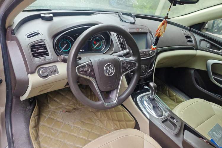 Used Buick Regal 2015 2.0L Elite Fashion Edition Center Console