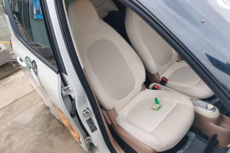 Used Wuling Hongguang MINIEV 2025 Four-Door Version Premium Edition Right Front Seat