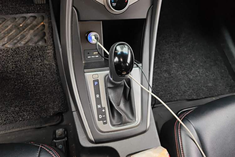 Used Hyundai Elantra (5th Generation / Langdong) 2016 1.6L Automatic Smart Version Gear Lever