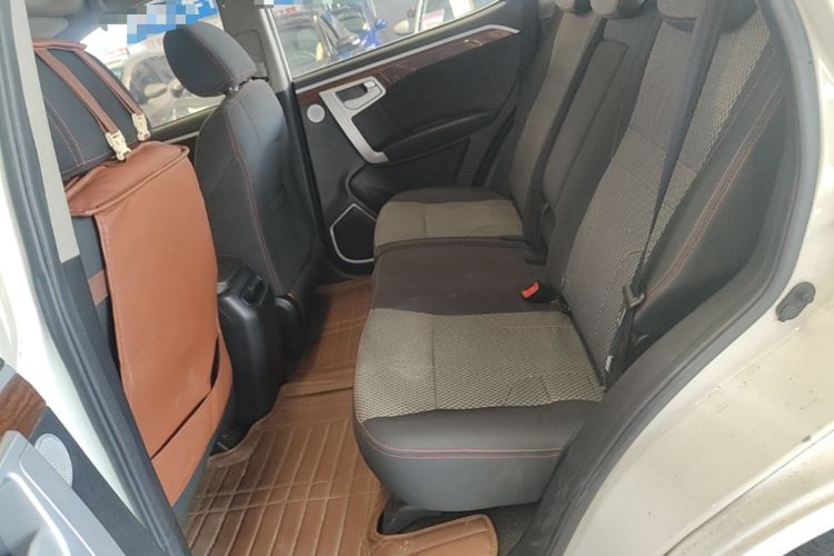 Used Geely Auto GX7 2015 Sports Edition 2.0L Automatic Luxury Upgrade Version China V Standard