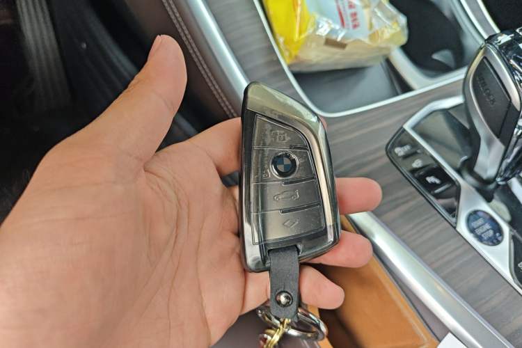 Used BMW X5 2022 xDrive 40Li M Sport Package Vehicle Key