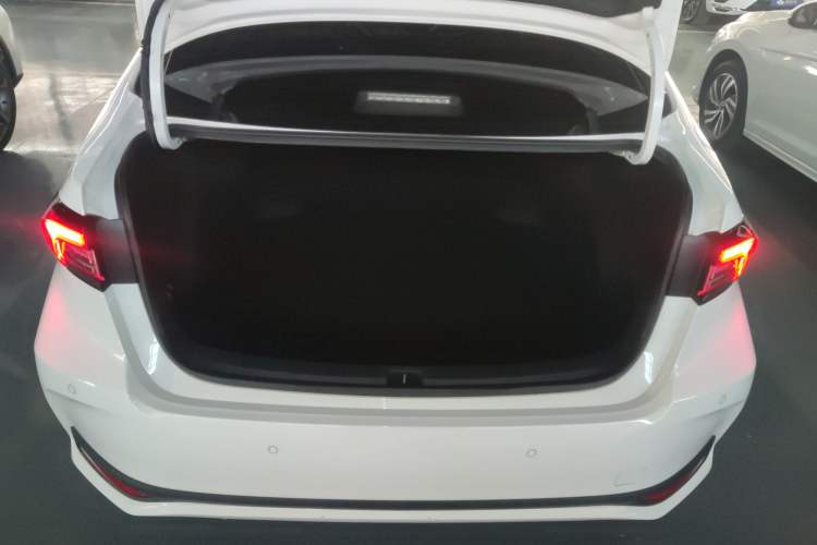 Used Toyota Allion 2021 2.0L Deluxe Edition