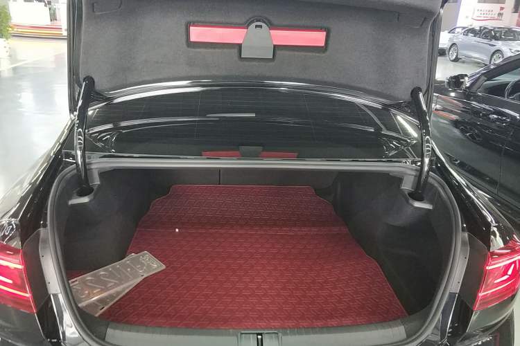 Used Volkswagen Magotan 2026 30 Million Vehicles Selected Model 380TSI DSG Luxury Edition