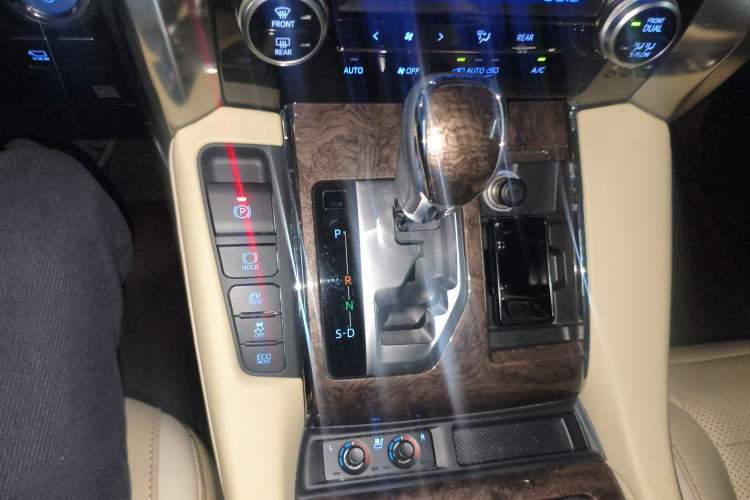 Used Toyota Vellfire 2021 Crown Dual-Engine 2.5L HV Supreme Edition Gear Lever
