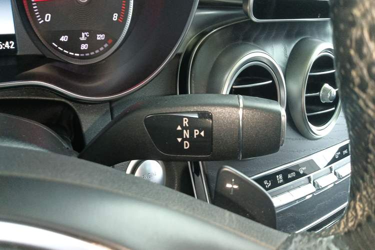 Used Mercedes-Benz C-Class 2015 C 200 station wagon