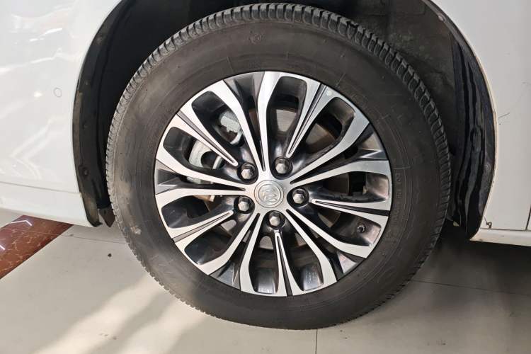 Used Buick GL8 2022 Land Executive Class 652T Prestige Model