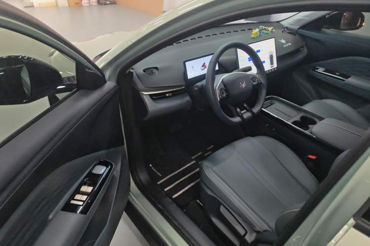 Used ARCFOX T1 2025 Model 320 PRO Driver Seat