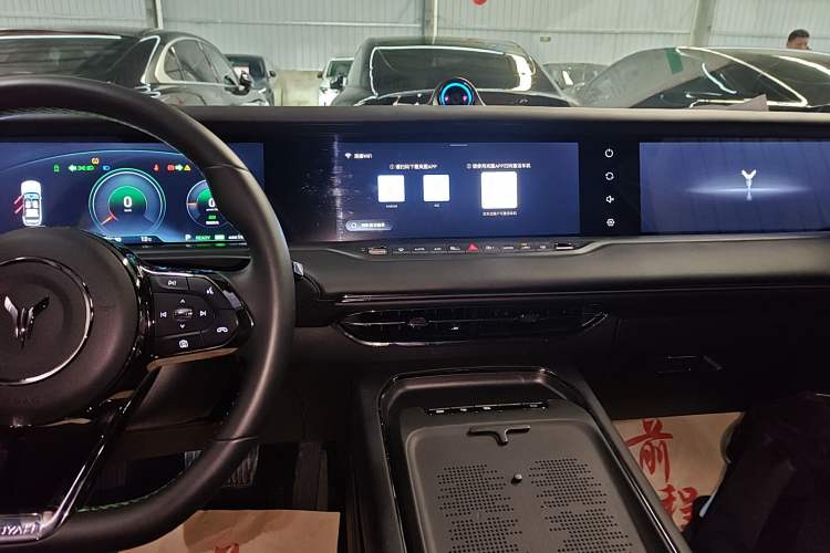 Used VOYAH FREE 2025 318 318 km Rear-Drive Touring Edition