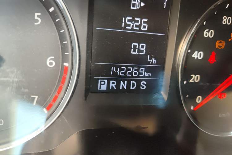 Used Volkswagen Lavida 2013 1.6L Automatic Luxury Edition Odometer Close Up