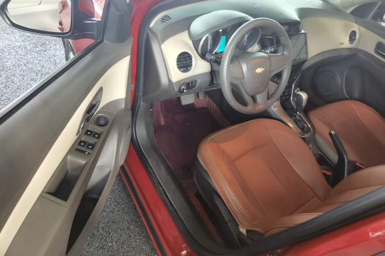 Used Chevrolet Cruze 2015 1.5L Classic SE AT Driver Seat