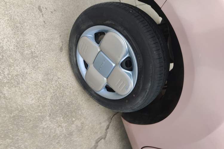 Used Geely Galaxy Panda 2023 Panda Mini 200km Endurance Bear Right Rear Wheel Hub