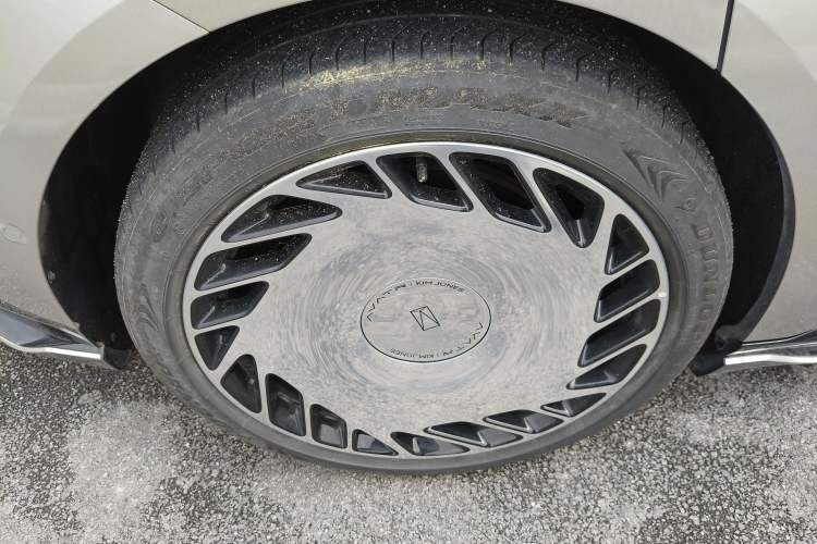 Used Avatr 12 2025 012 Kim Jones Global Collaboration Limited Edition Right Rear Wheel Hub