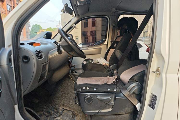 Used SAIC MAXUS Xintu V80 2021 2.0T Manual Classic Aoyuntong Short Wheelbase Ultra-Low Roof 5/6-Seater