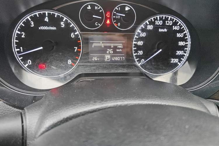 Used Nissan Tiida 2011 1.6L CVT Smart Version Odometer Close Up