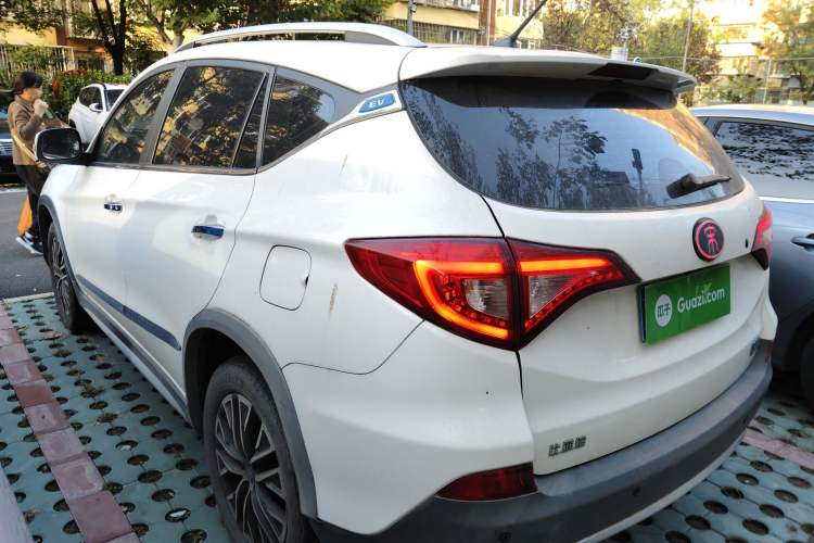 Used BYD Song New Energy 2017 Song EV300 Prestige Model
