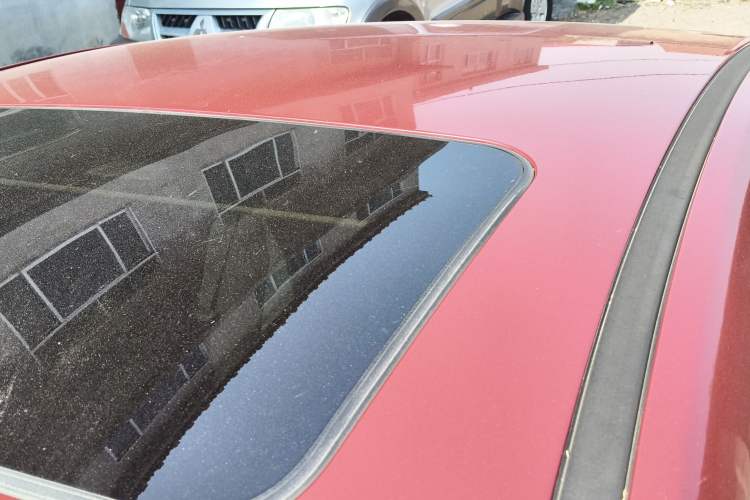 Used Chevrolet Cruze 2015 1.5L Classic SE MT Roof